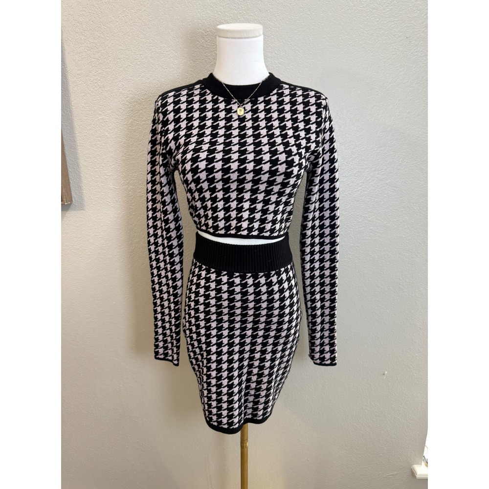 2-Piece Crop Top and Mini Skirt Set - S